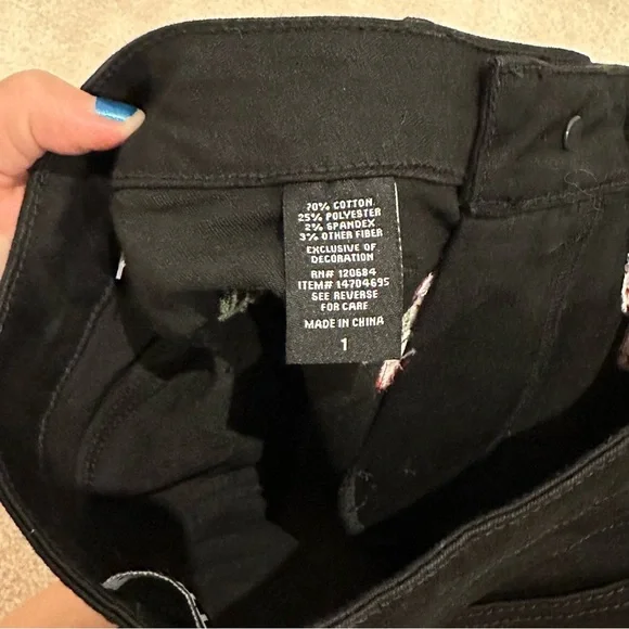 NWT Hot Topic High Waisted Cherry Skull Shorts - Picture 5 of 6